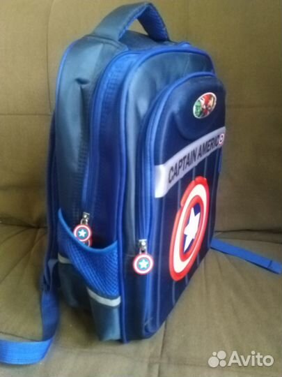Ранец школьный для мальчика в отличном состояние