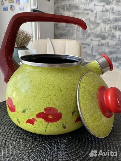 Чайник эмалированный со свистком наплитный