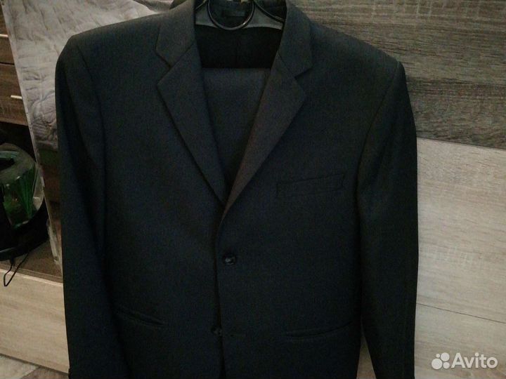 Костюм на мальчика темно серый