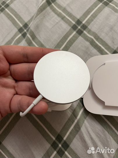 Беспроводное зарядное устройство Apple MagSafe