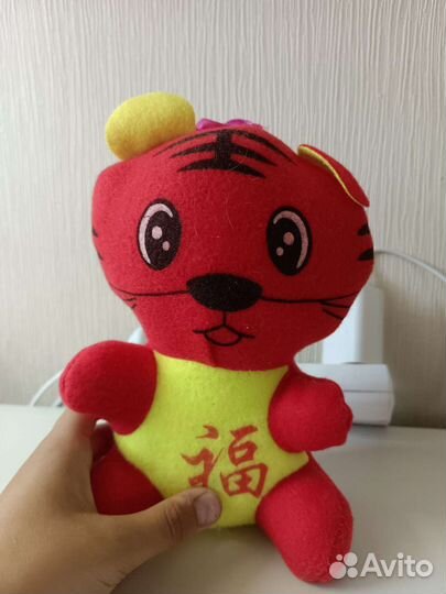 Игрушка красный котик