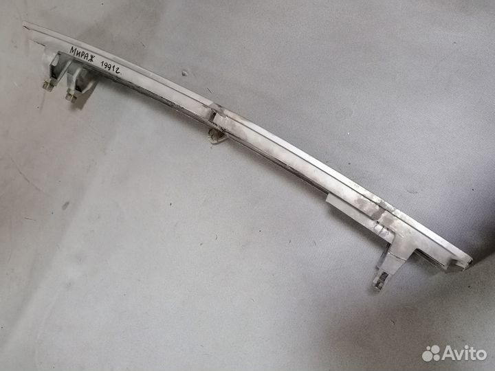 Решетка радиатора Mitsubishi Mirage 1991 4G15