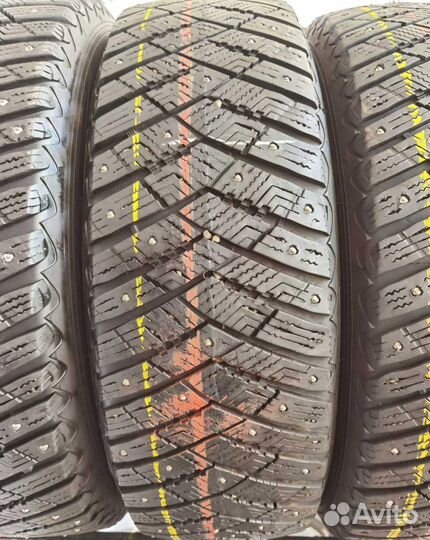 Kumho Crugen HP91 215/65 R17 99T