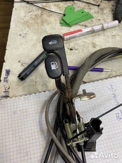 Троса открытия багажника и бензобака Kia Rio 3