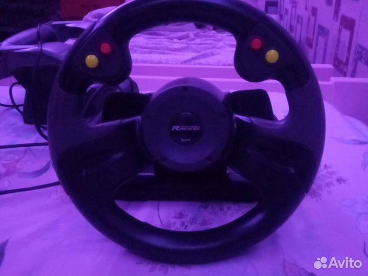 Игровой руль с педалями