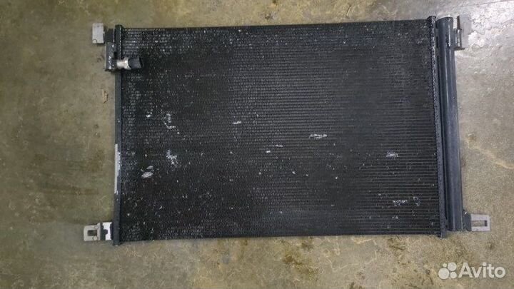 Радиатор кондиционера Audi Q8