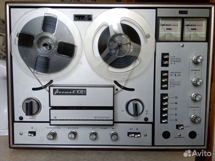 Катушечный магнитофон 