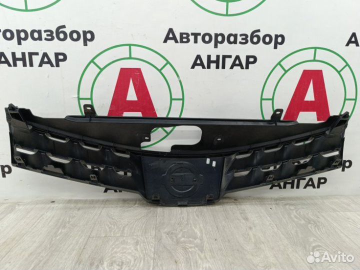 Решетка радиатора Nissan Note E11 HR16DE 2008