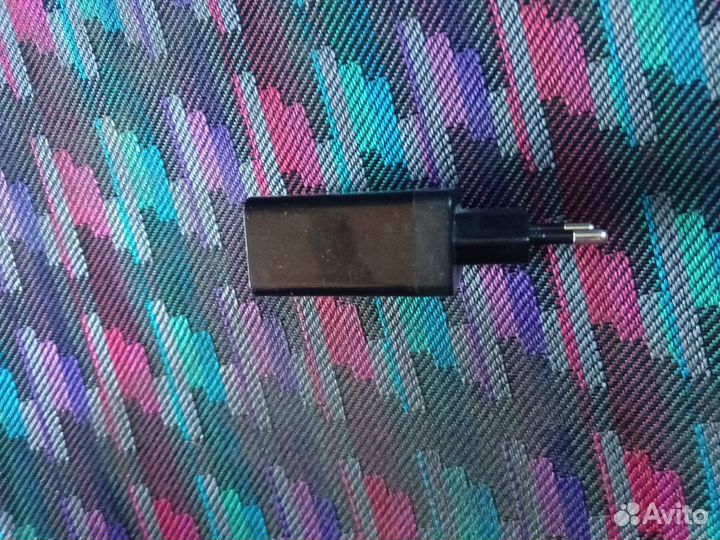 Зарядное устройство для телефона 18W