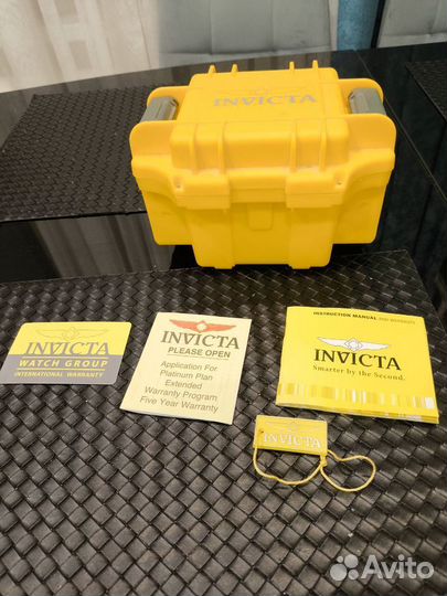 Фирменная коробка invicta