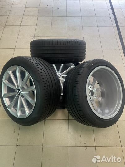 Колеса Шины Pirelli pi zero Bentley GT