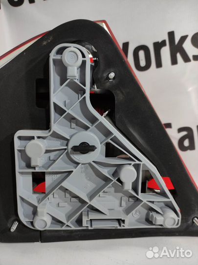 Задний правый фонарь Мерседес 203