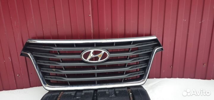 Решетка радиатора Hyundai Grand Starex 2019