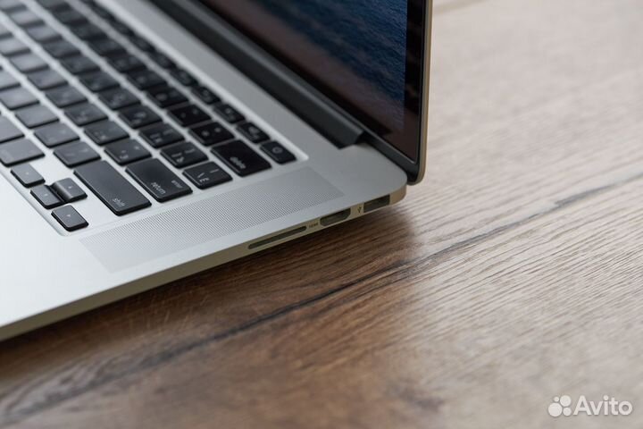 MacBook Pro 15 2015 i7 16gb 256gb