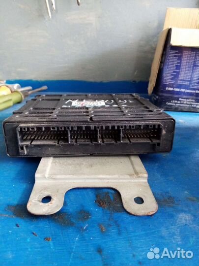 Блок ебу Mitsubishi Montero