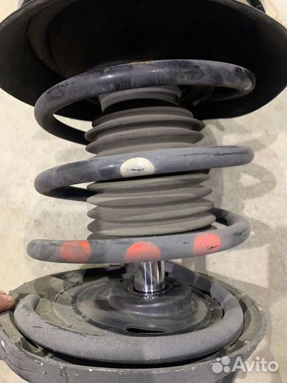 Стойки передние с пружинами передние Mercedes-Benz