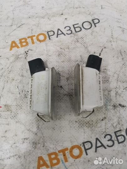 Плафон освещения заднего номера Форд Мондео 4