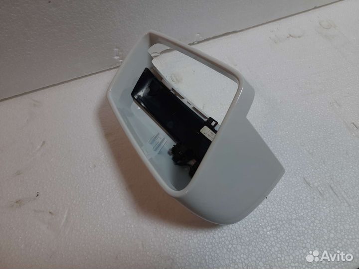 Накладка правого зеркала A2128100864 Mercedes
