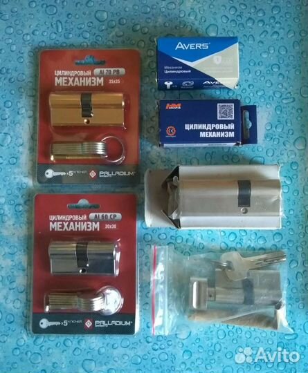 Замок навесной, личинки