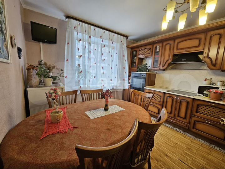 4-к. квартира, 104 м², 2/9 эт.