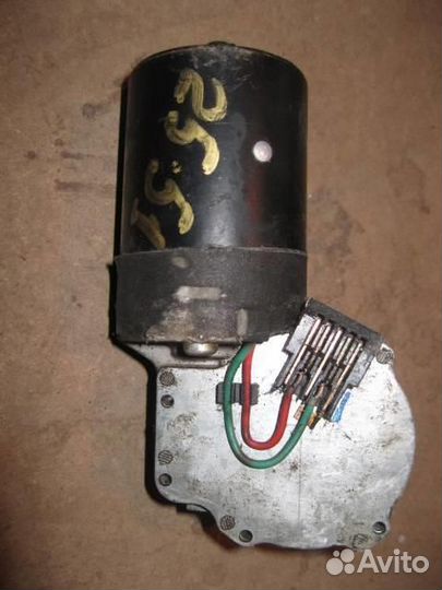 Моторчик стеклоочистителя передний Skoda Octavia