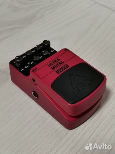 Гитарная педаль Behringer UM300