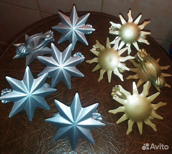 Клипса для карниза