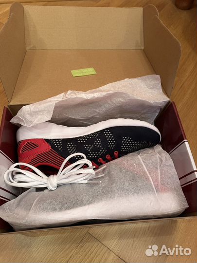 Кроссовки bosco