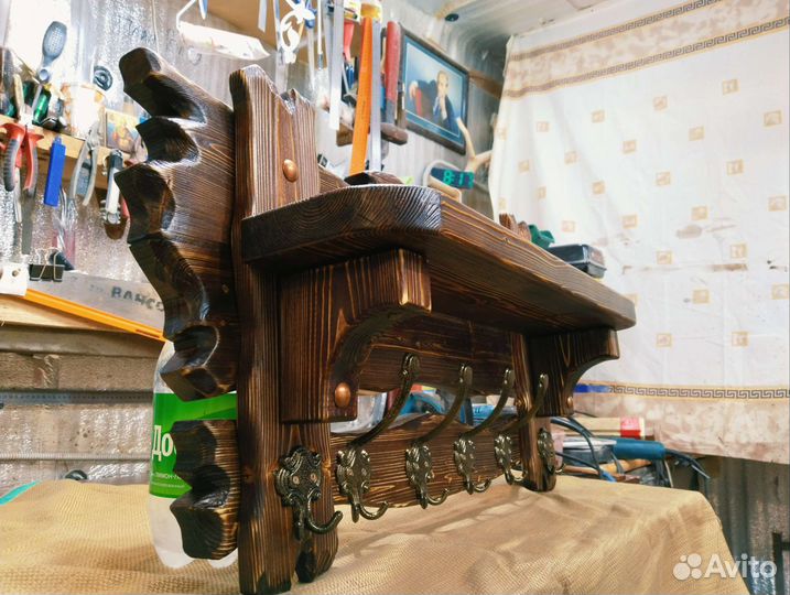 Вешалка настенная деревянная