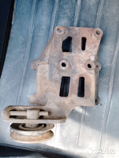 Кронштейн компрессора daewoo nexia