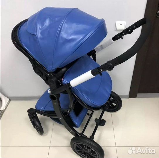 Коляска синяя трансформер в экокоже Luxmom