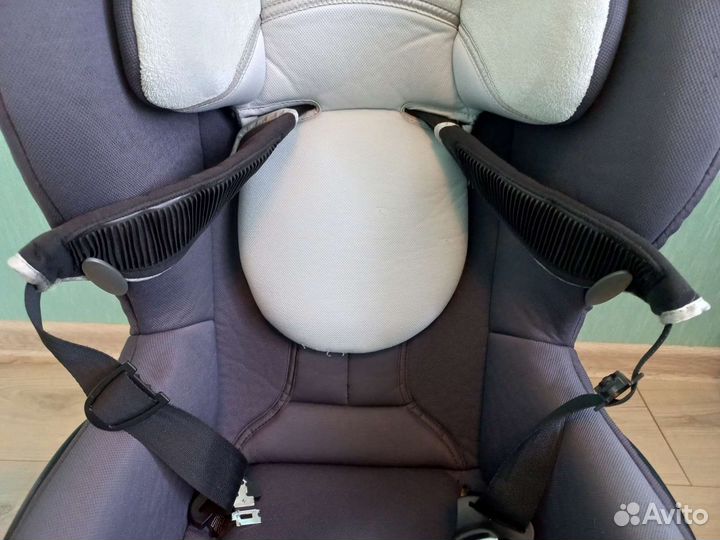 Поворотное автокресло Bebe Confort Axiss 9-18 кг