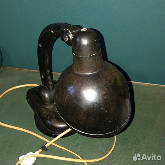 Винтажная настольная лампа карболит