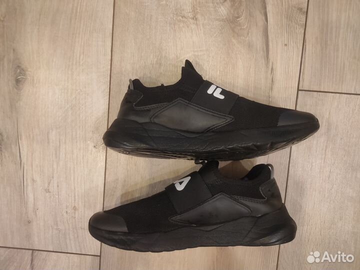 Кроссовки для мальчика Fila. Размер 40