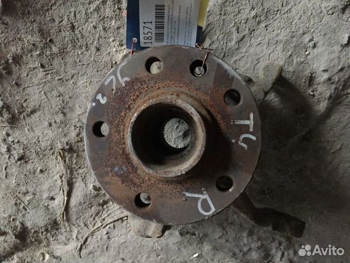 Кулак поворотный передний правый Volkswagen