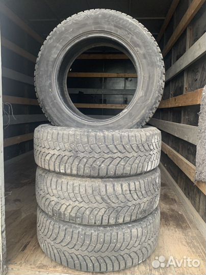 Bridgestone Blizzak Spike-01 225/65 R16