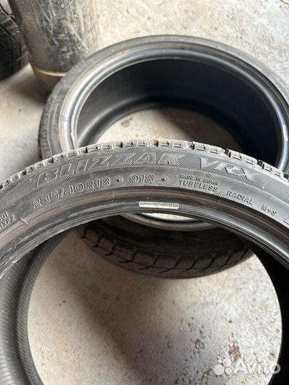 Bridgestone Blizzak VRX 235/40 R18 97M