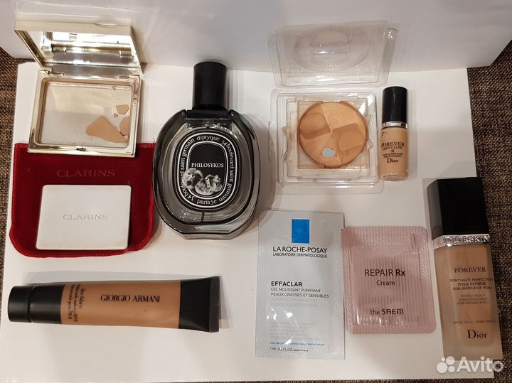 Остатки косметики и пустые баночки