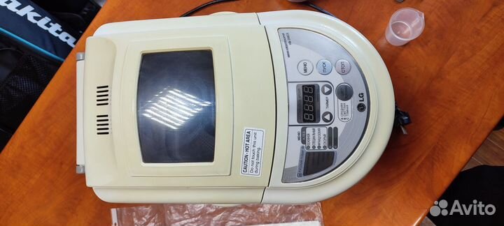 Хлебопечка LG HB-206CE рабочая, корейская