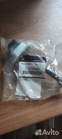 Ограничитель двери паджеро 4