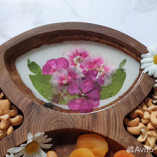 Менажница из карагача и эпоксидной смолы