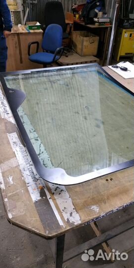 Стекла кабин - боковое Hitachi/zx210