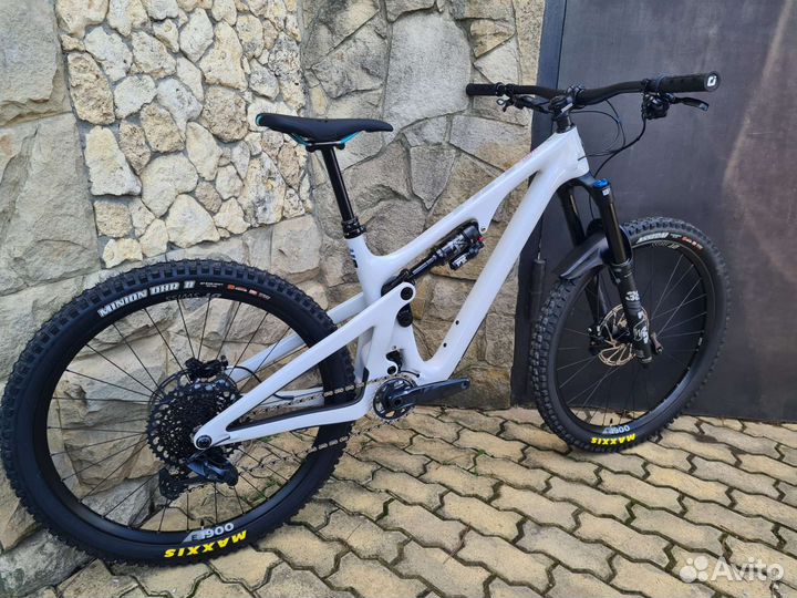 Новый Yeti SB140 27.5 Карбон размер М