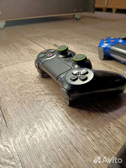 Sony ps4 pro. 1tb. два геймпада + игра