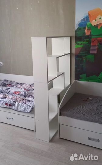 Интерьерный стеллаж деревянный.Новый