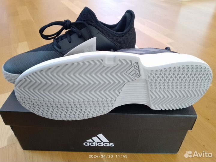 Кроссовки adidas