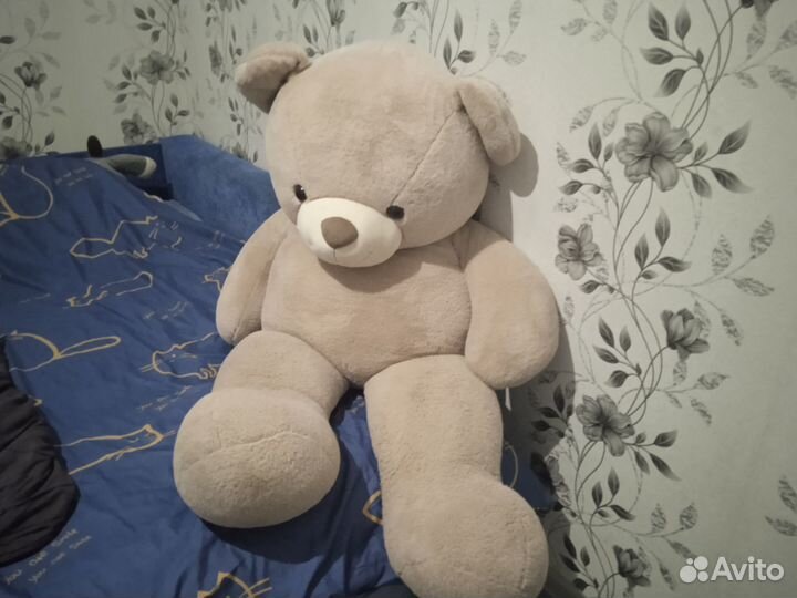 Продам игрушку (огромный мишка)