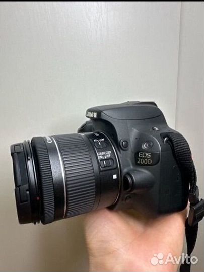 Зеркальная камера canon еоs 200D
