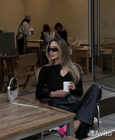 Amour Боди с вырезом cut-out