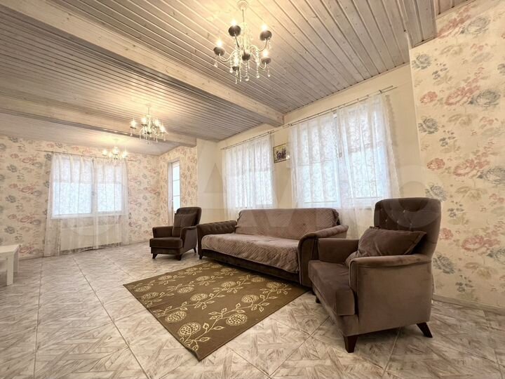 Дом 170 м² на участке 10,8 сот.